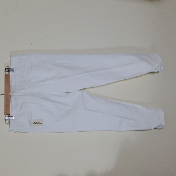 Forever 21 Women's  Distressed Jeans White Size 31 - Picture 2 of 5